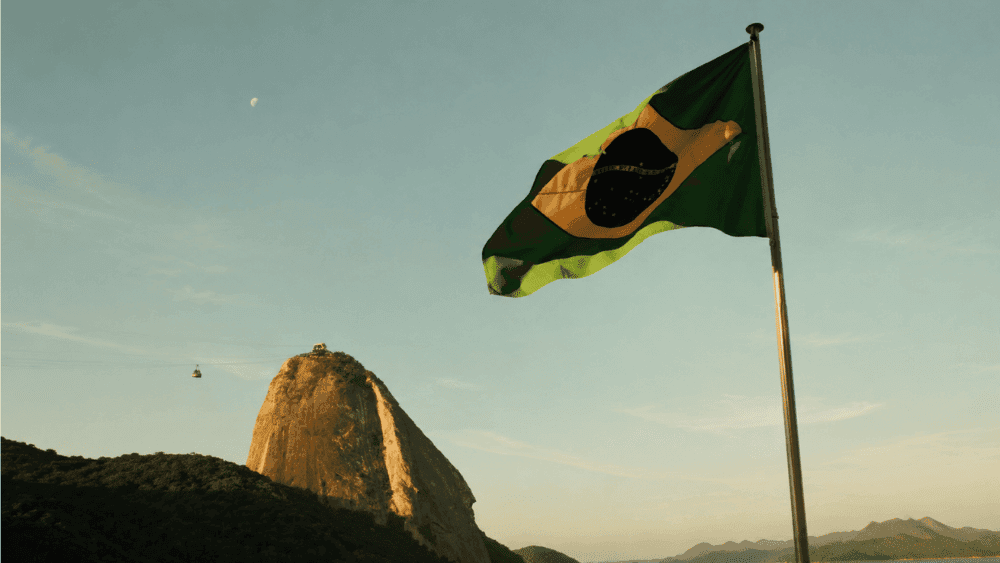 Invest in Brazil as a Foreigner: 3 Pathways to Residency (And How AgileHRO Can Help)
