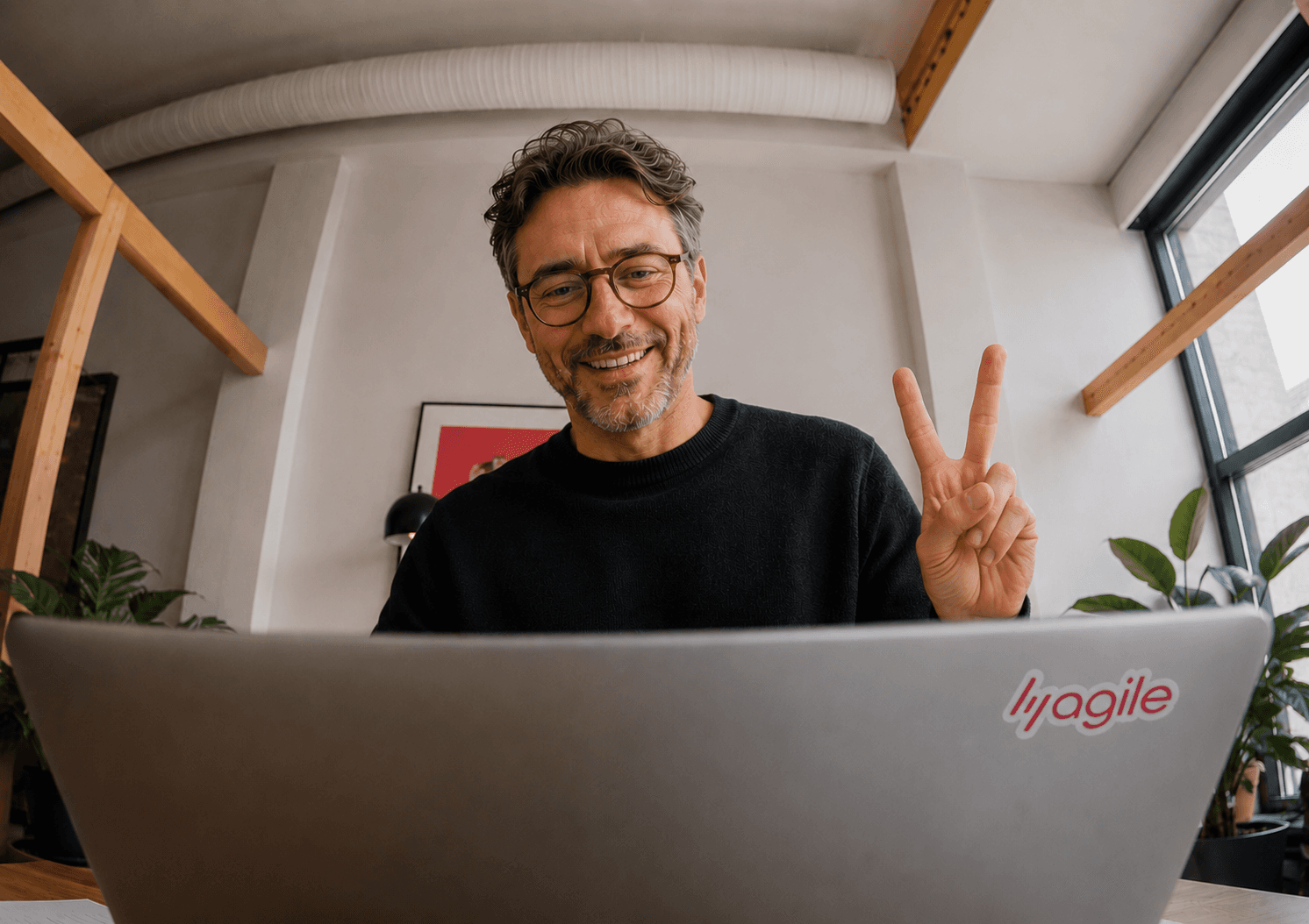 Senior advisor planning a global expansion